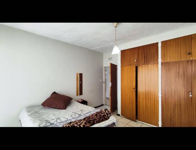 2 BEDROOM APARTMENT FOR SALE IN CRUYWAGEN PARK